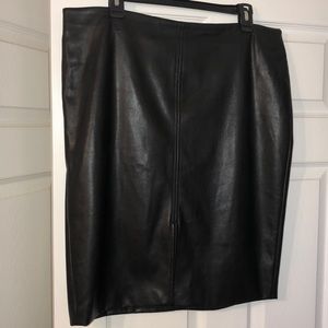 🔥 Black Pleather Skirt